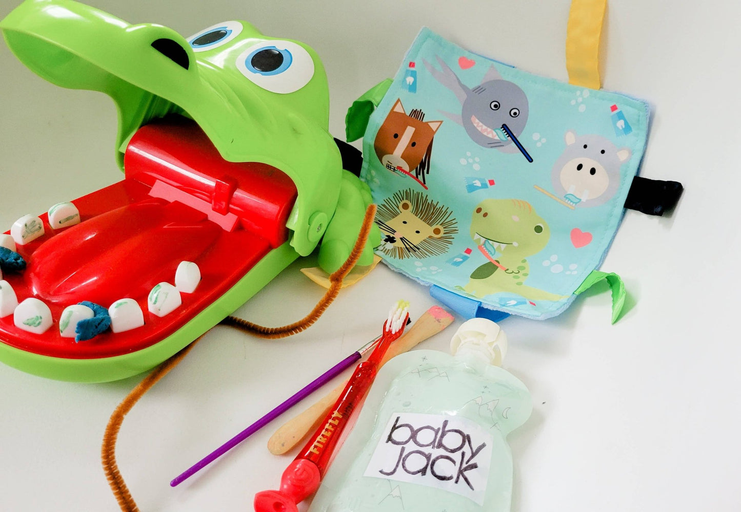 Baby Animals Brushing Teeth Dental Crinkle Tag Toy Teether - Tiny Tots Boutique