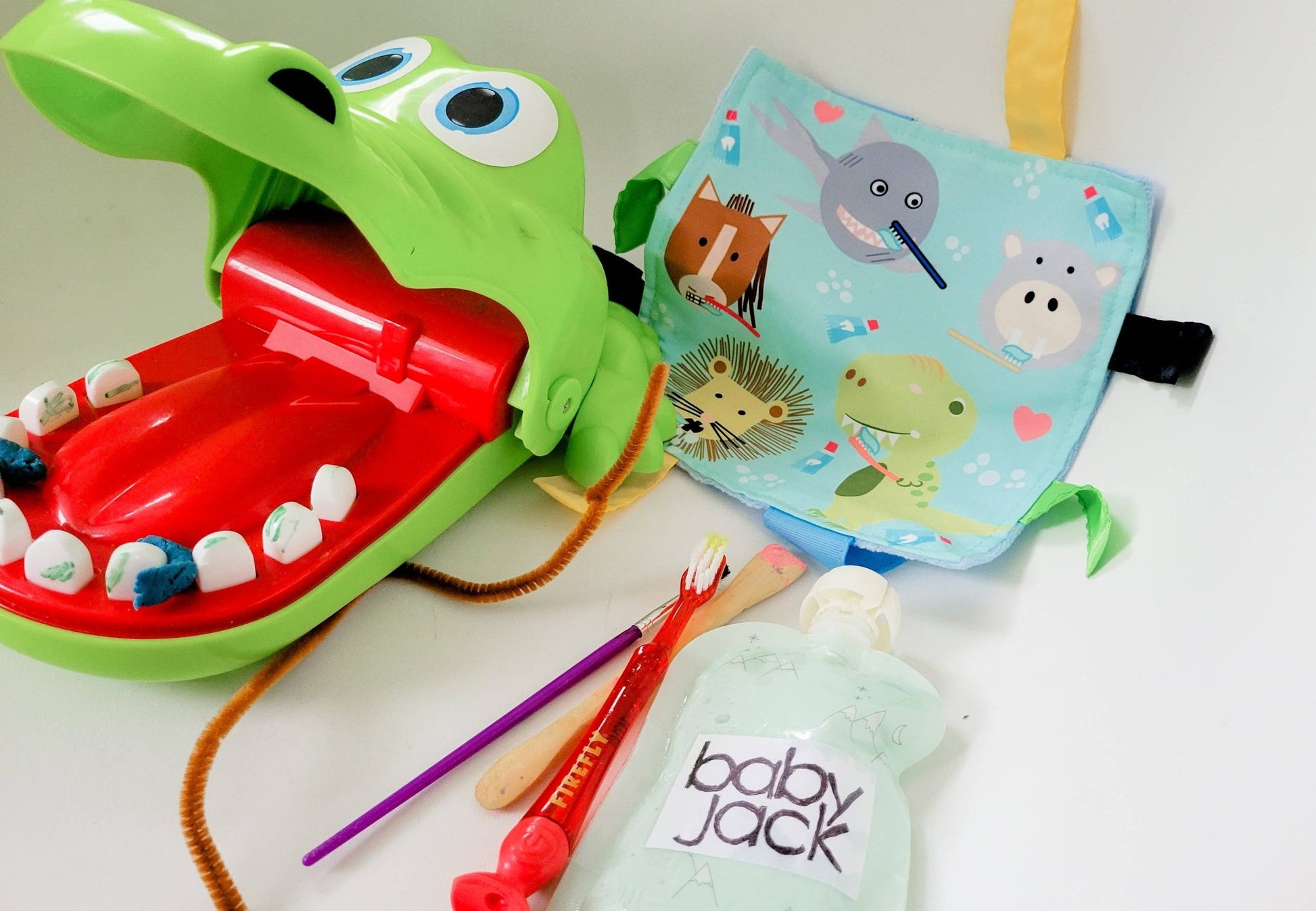 Baby Animals Brushing Teeth Dental Crinkle Tag Toy Teether - Tiny Tots Boutique