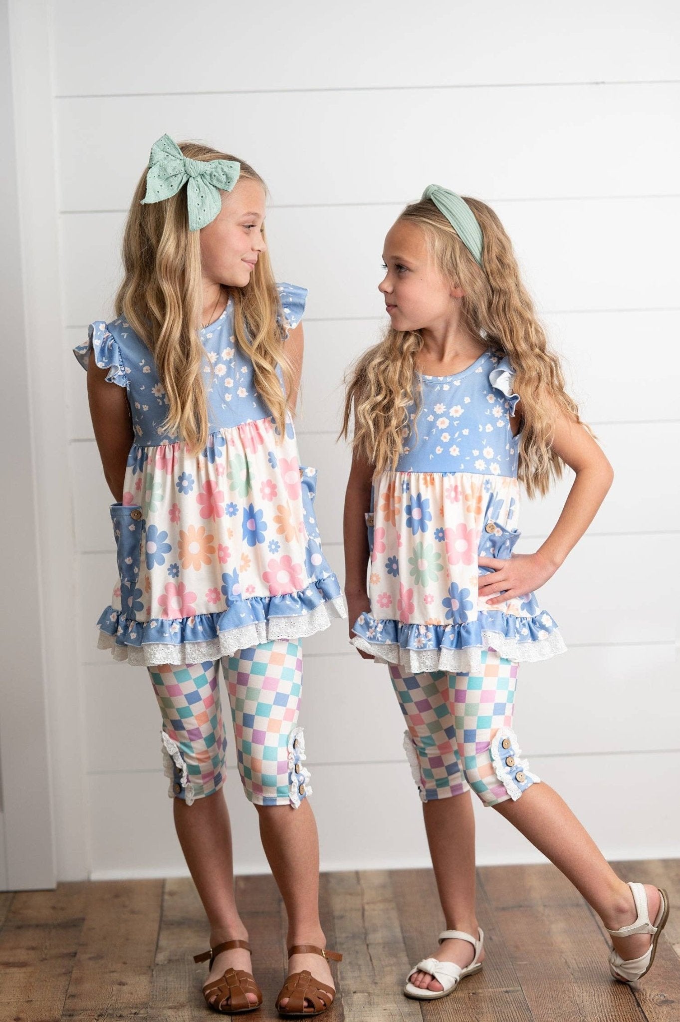Girls Periwinkle Retro Flower & Checkered Capri Spring Set - Tiny Tots Boutique