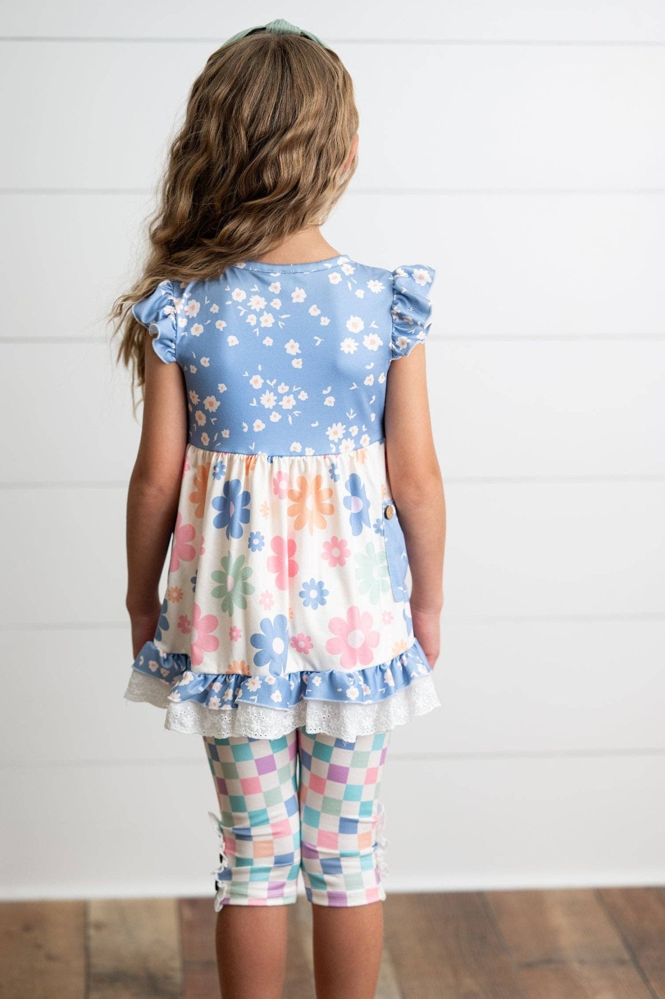 Girls Periwinkle Retro Flower & Checkered Capri Spring Set - Tiny Tots Boutique