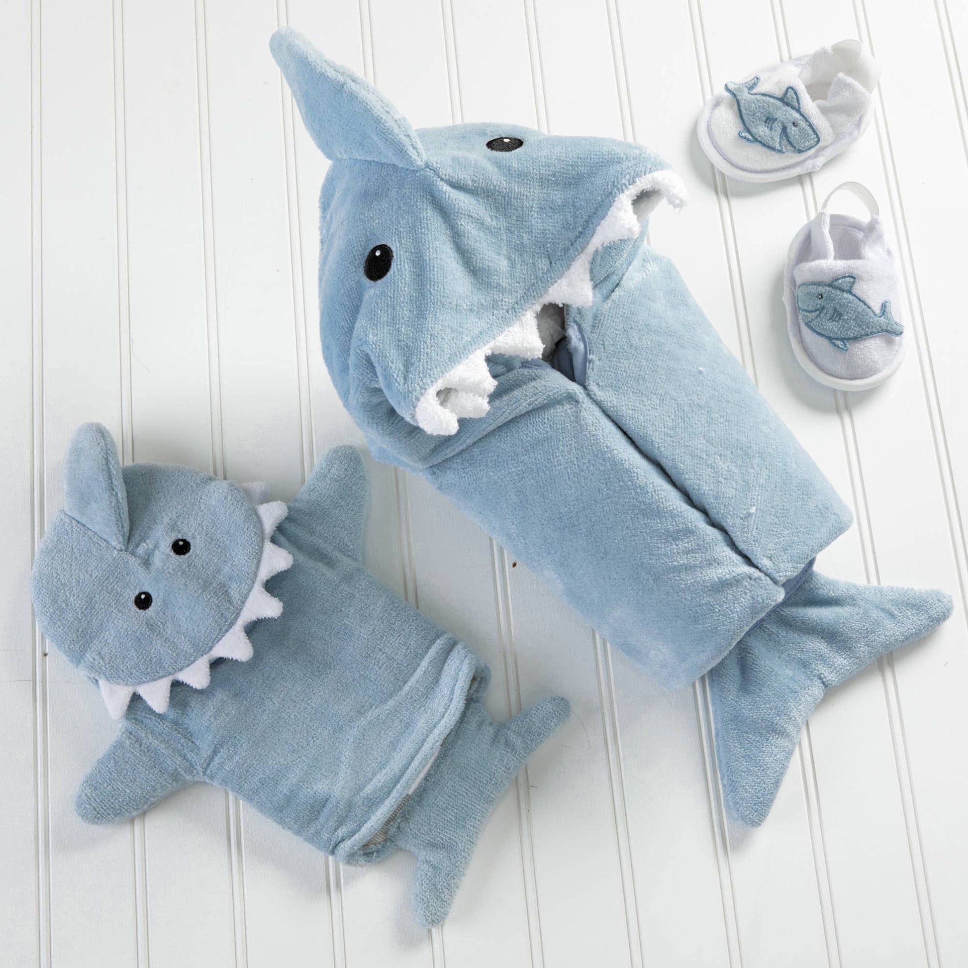 Shark 4 Piece Bath Baby Gift Set (Personalization available) - Tiny Tots Boutique